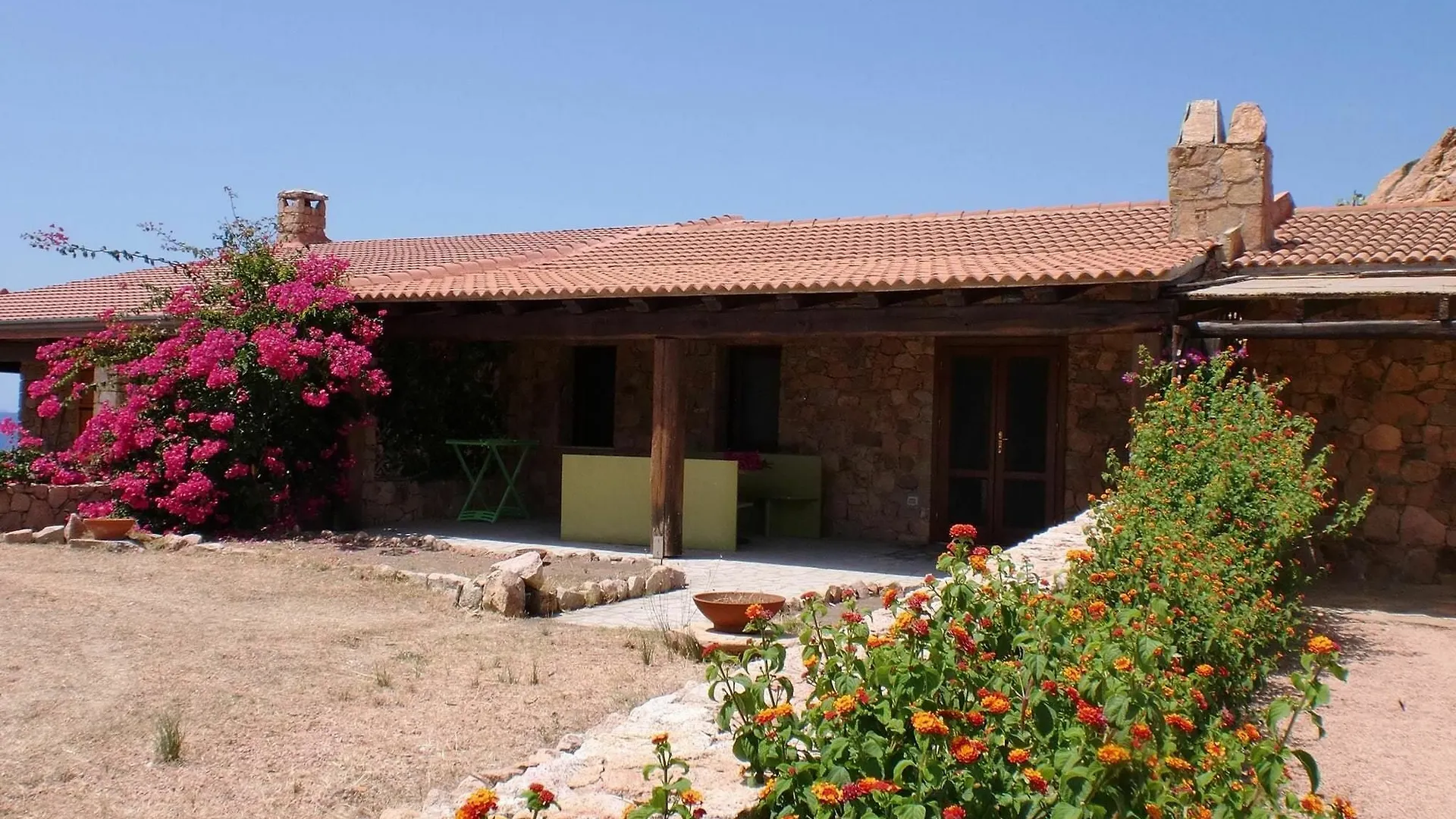 Apartmán House With 2 Bedrooms In Punta Li Canneddi, Isola Rossa, With Wonderfu Trinità dʼAgultu