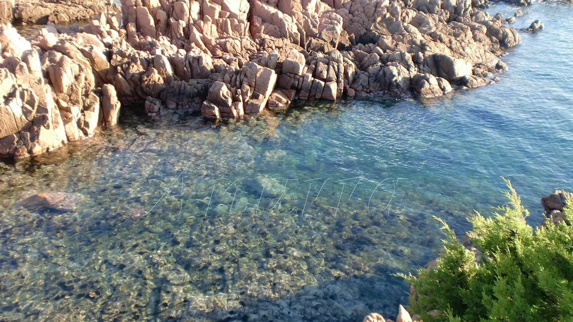 House With 2 Bedrooms In Punta Li Canneddi, Isola Rossa, With Wonderfu Trinità dʼAgultu Apartmán